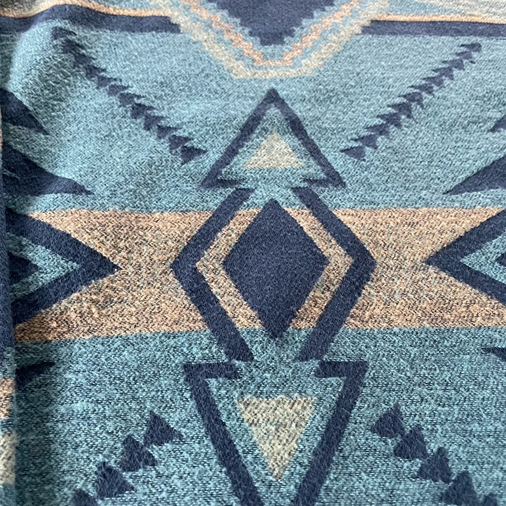 Faherty Poncho - Picture 13 of 14